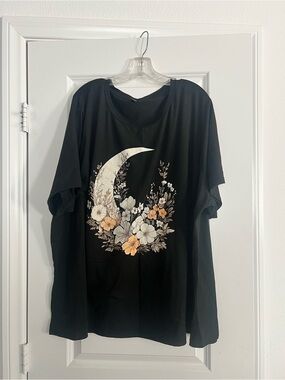 Black Floral Crescent Moon Graphic T-Shirt